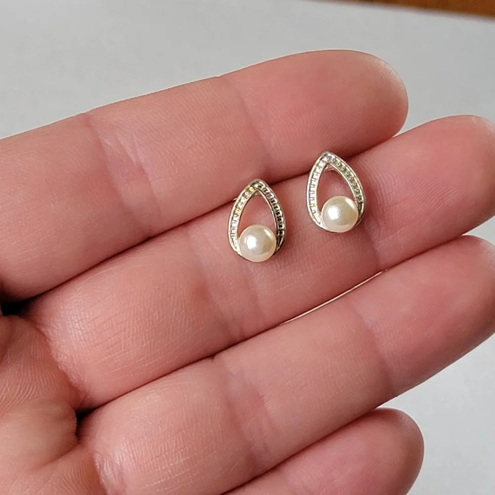 Faux Pearl Drop Earrings